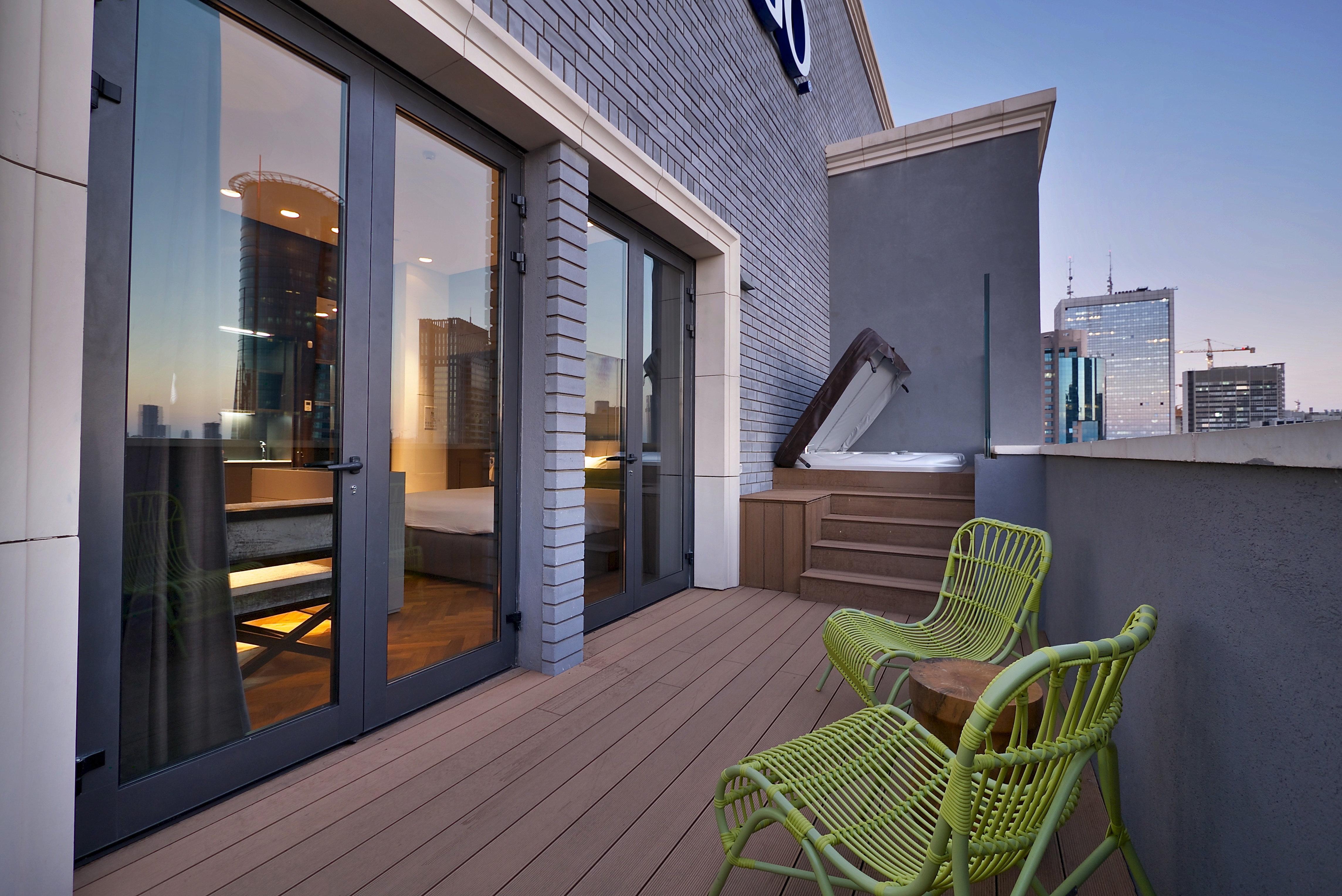 Hotel Indigo Tel Aviv - Diamond District By Ihg Giv'atayim Luaran gambar The hotel's rooftop
