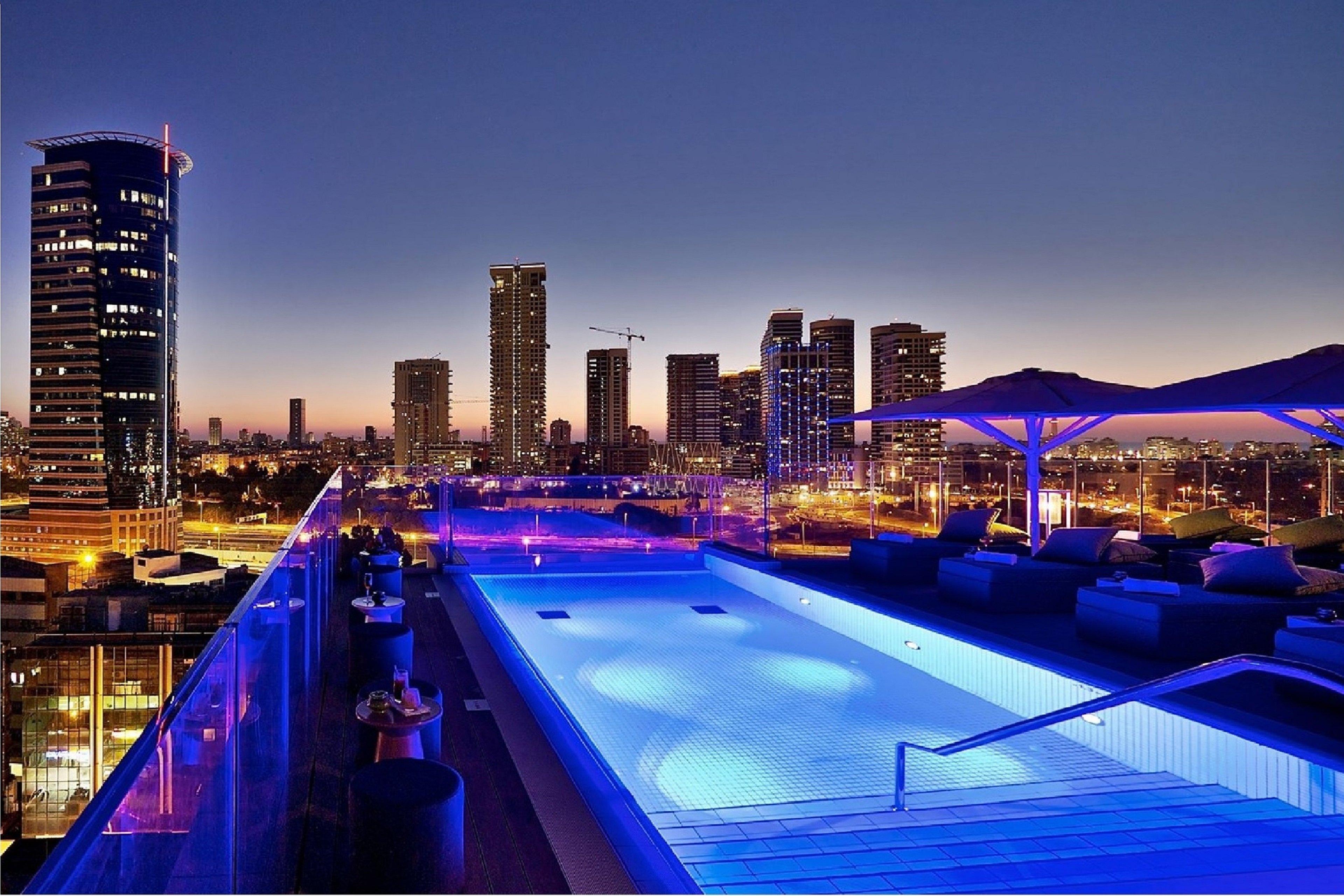 Hotel Indigo Tel Aviv - Diamond District By Ihg Giv'atayim Luaran gambar View from the rooftop pool