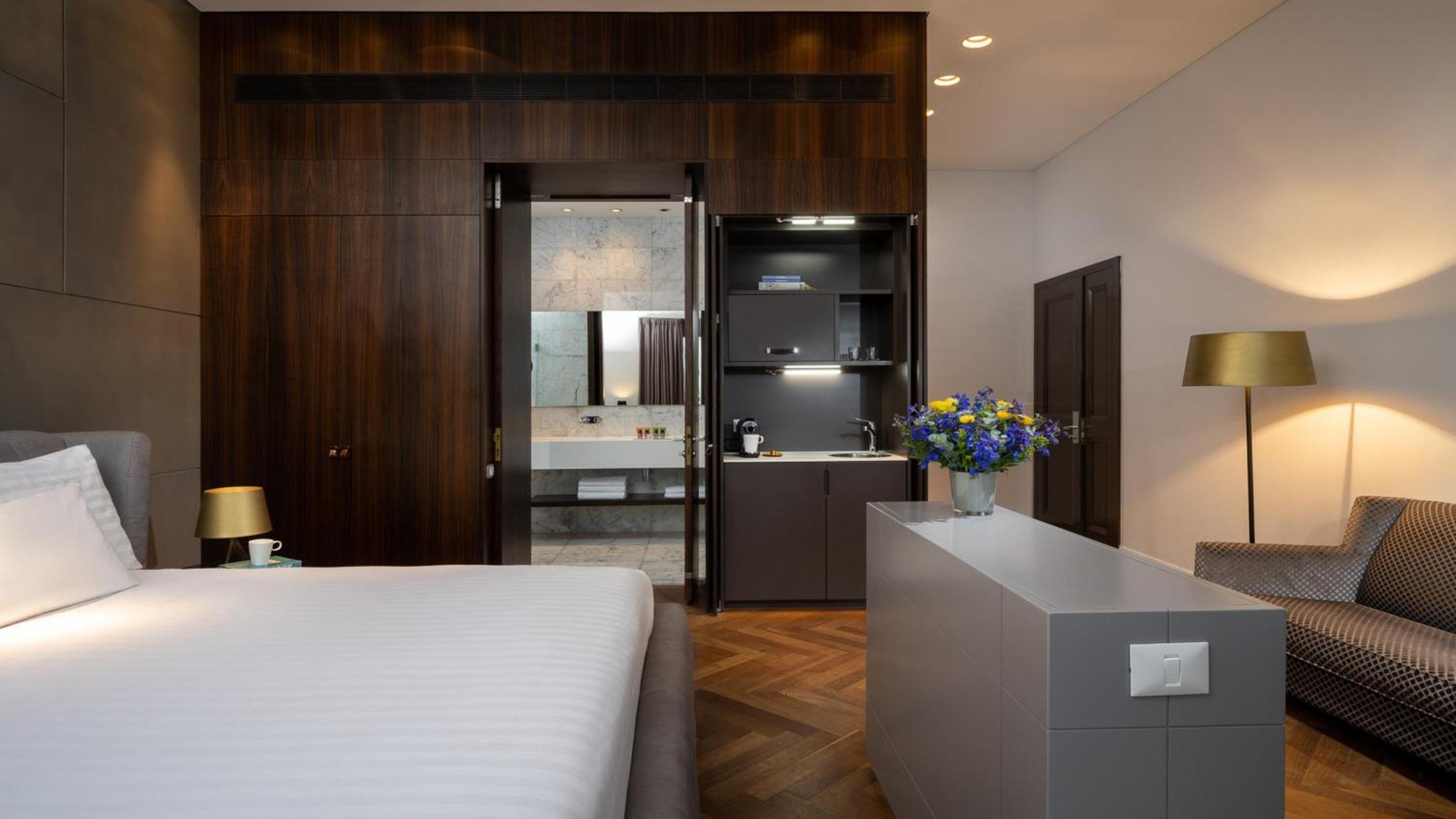 Hotel Indigo Tel Aviv - Diamond District By Ihg Giv'atayim Luaran gambar A suite at the hotel