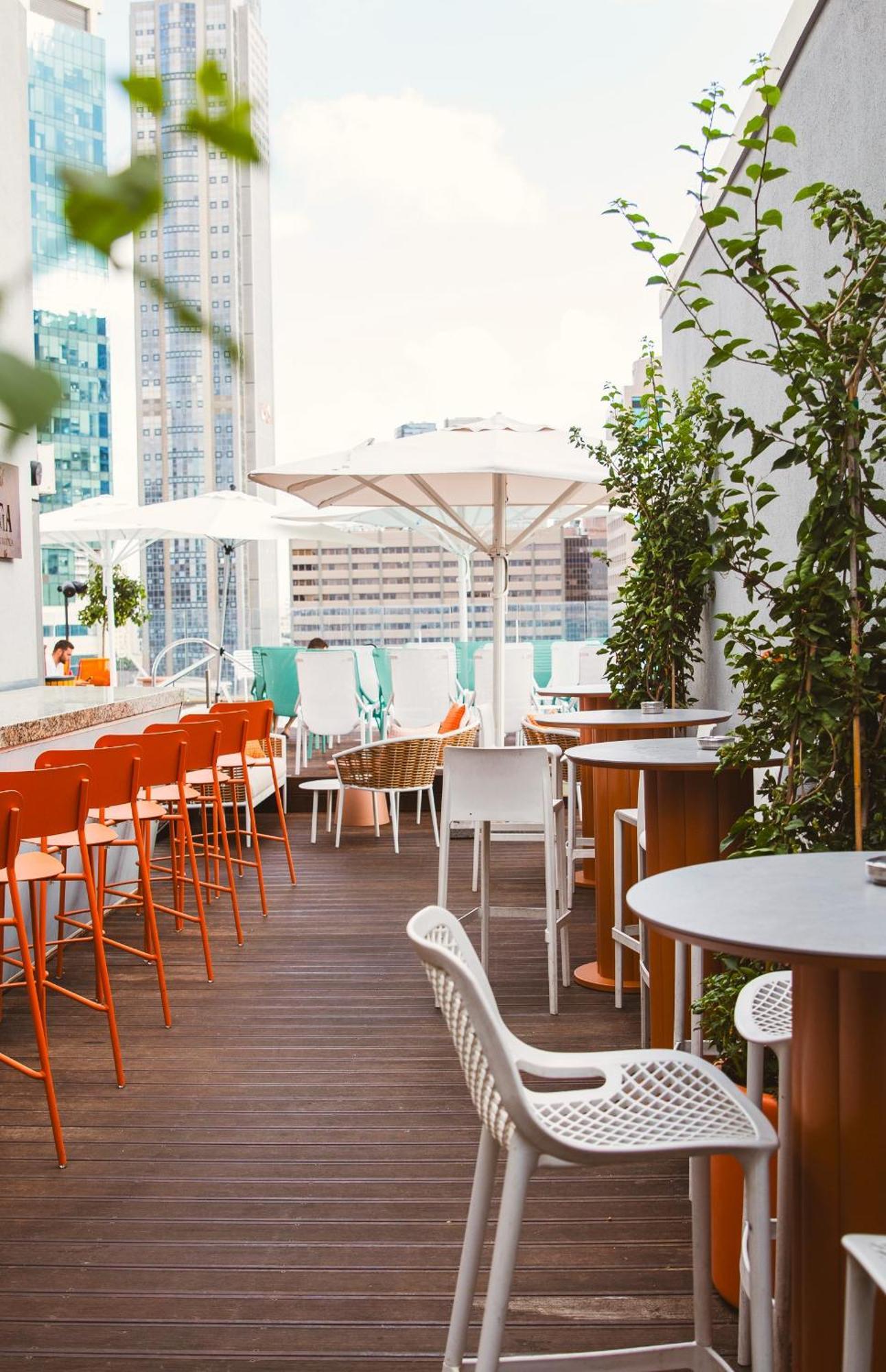 Hotel Indigo Tel Aviv - Diamond District By Ihg Giv'atayim Luaran gambar The rooftop bar at the hotel